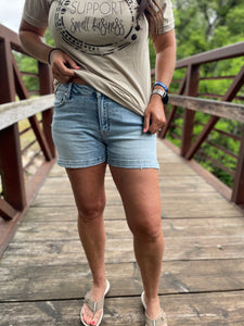 Risen light wash denim shorts